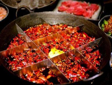 火锅底料造就一锅人间烟火，涮尽人生百味