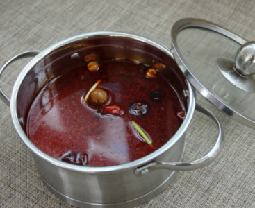 重庆大的火锅底料厂全自动化的工业生产流程