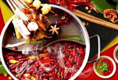 火的串串香火锅底料有没有添加其他东西？