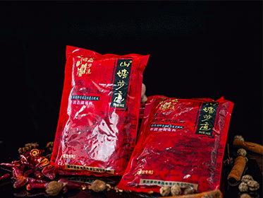 火锅底料谁家的好，挑选火锅底料注意事项有哪些？