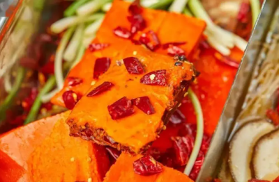 火锅美味秘诀：红油加工有何特别之处？