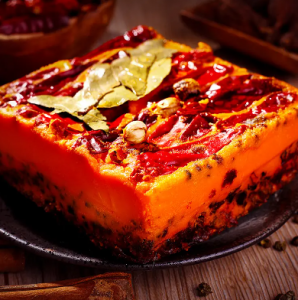 重庆老火锅红油底料，舌尖上的热辣狂欢，你可知其独特风味几何？